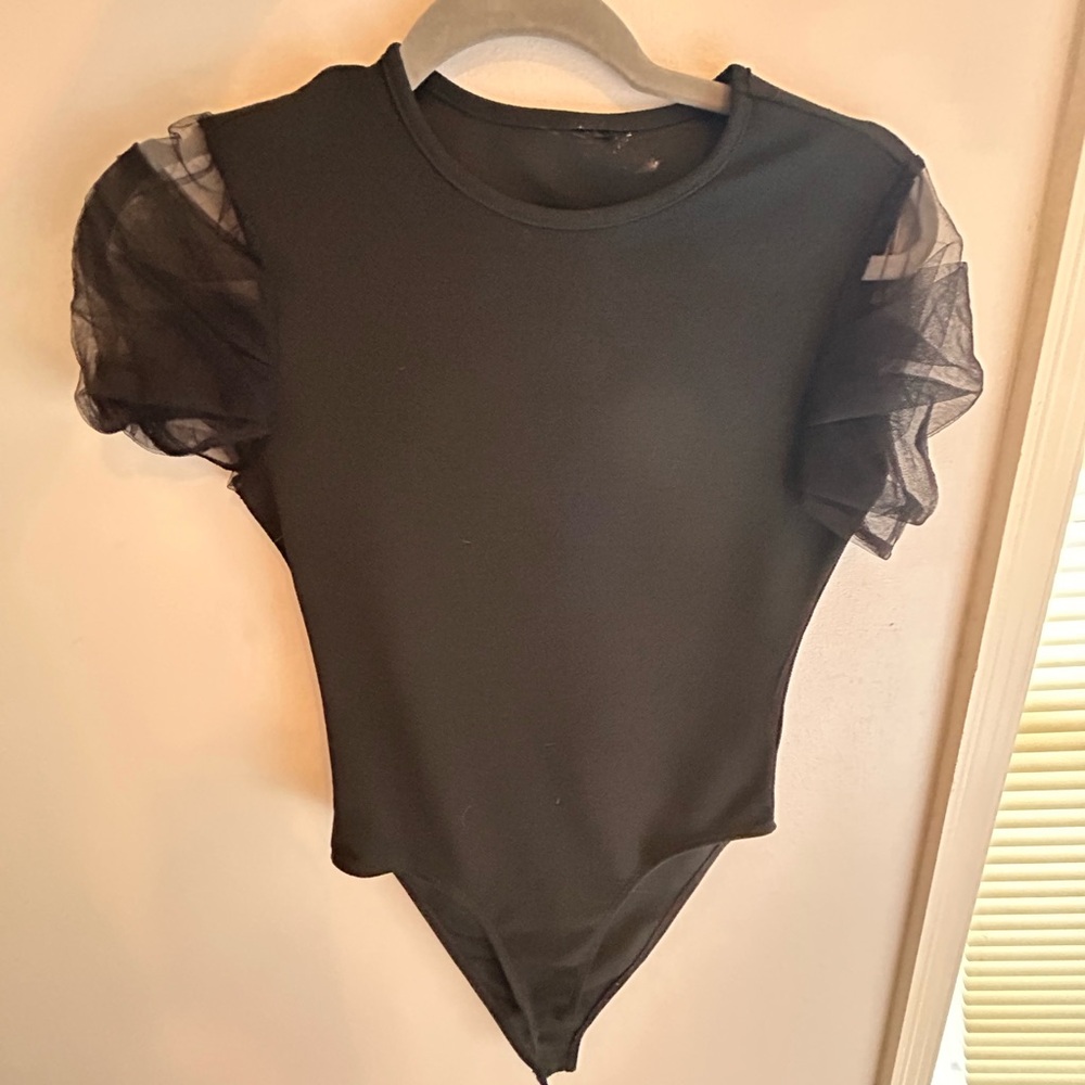 Black body suit puff sleeves